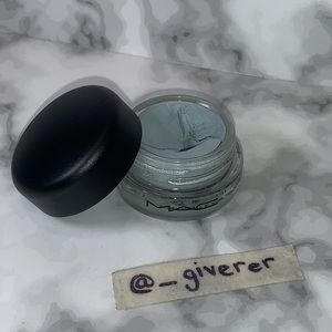 CLEARWATER Paint Pot Collection MAC